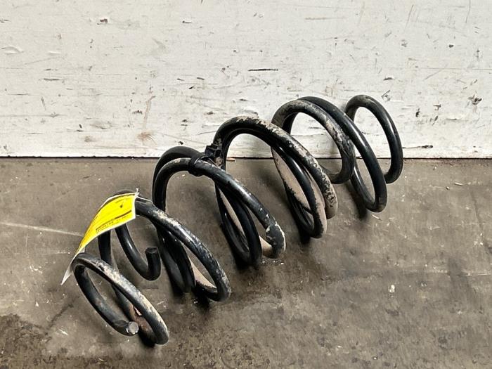 Schroefveer achter Mercedes B-Klasse
