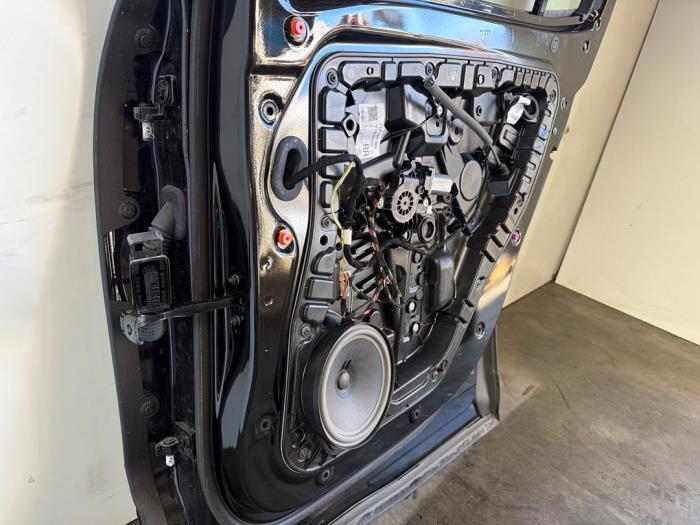 Puerta de 4 puertas derecha detrás Mercedes GLB-Klasse