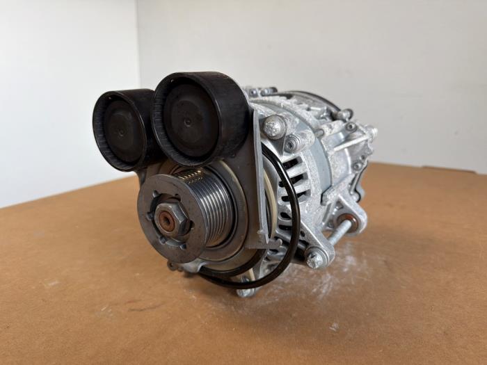 Dynamo Mercedes GLA