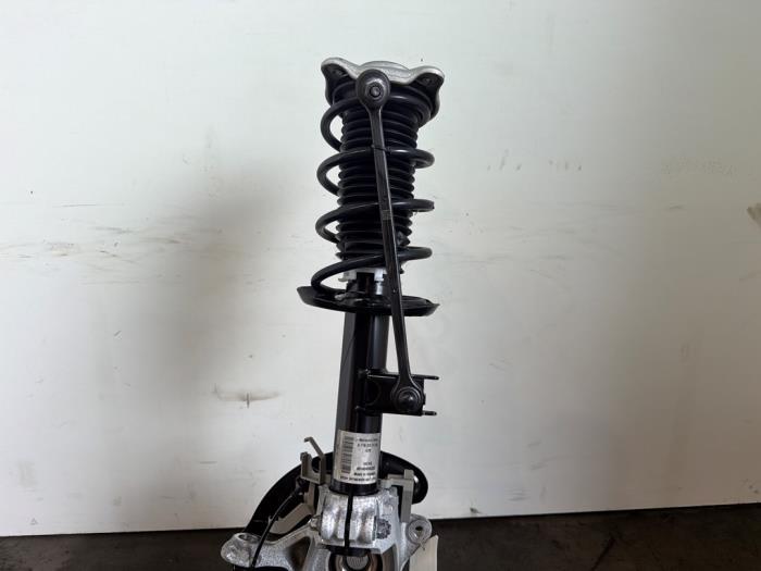 Fusee links-voor Mercedes CLA