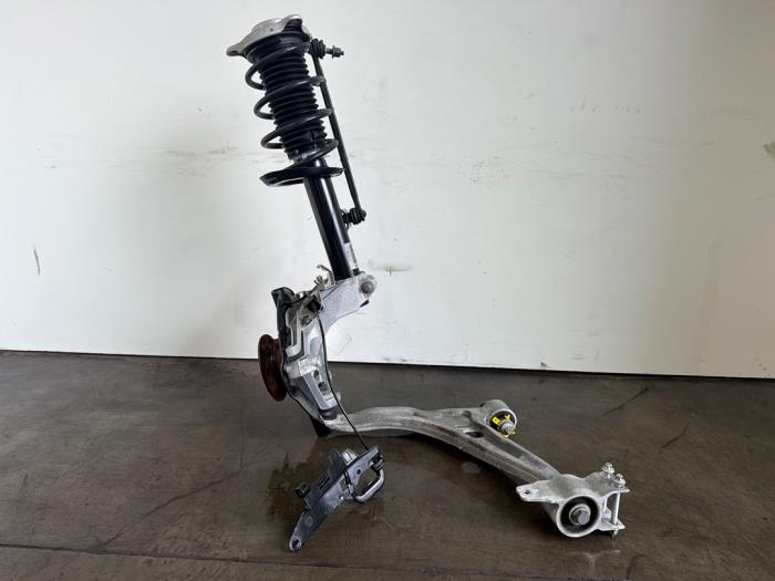 Fusee links-voor Mercedes CLA