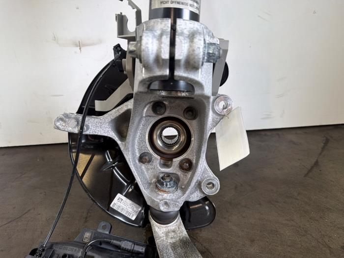 Fusee links-voor Mercedes CLA