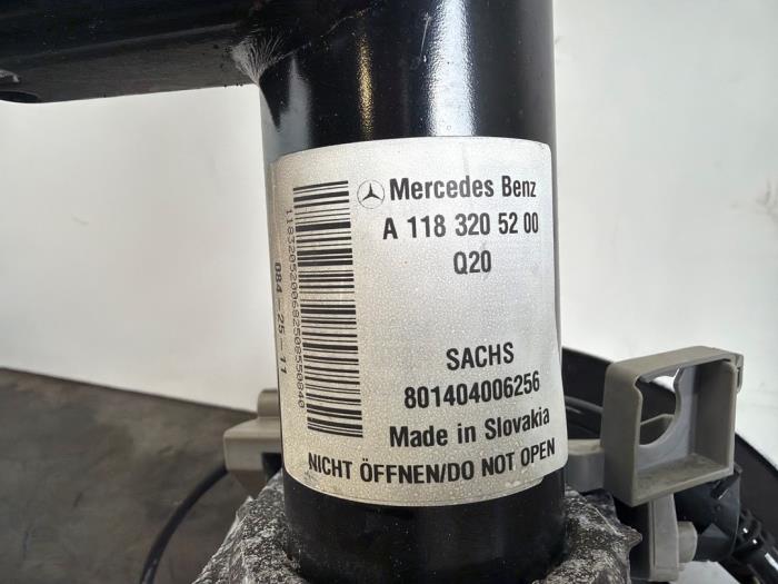 Fusee rechts-voor Mercedes CLA