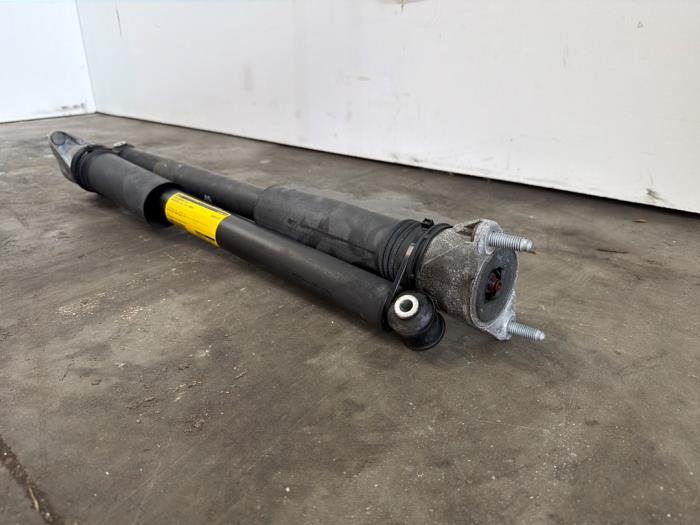 Shock absorber kit Mercedes CLA
