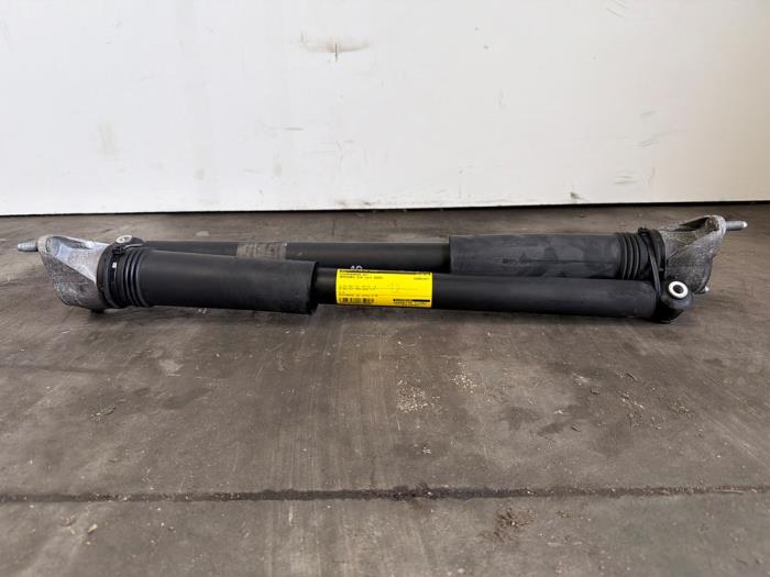 Shock absorber kit Mercedes CLA