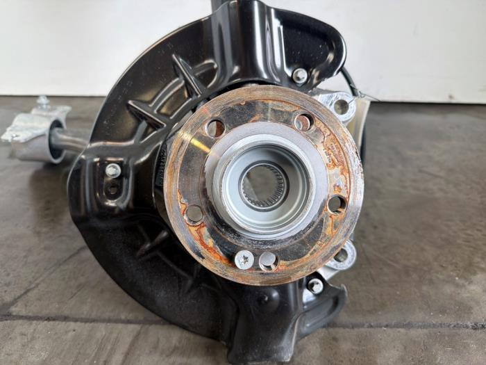 Knuckle, front right Mercedes EQB