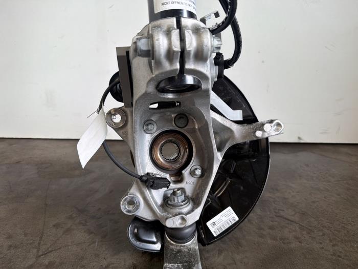 Knuckle, front right Mercedes EQB