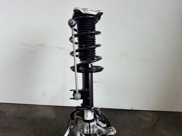 Knuckle, front right Mercedes EQB