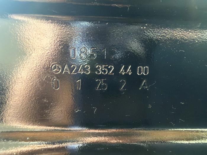 Rear-wheel drive axle Mercedes EQB