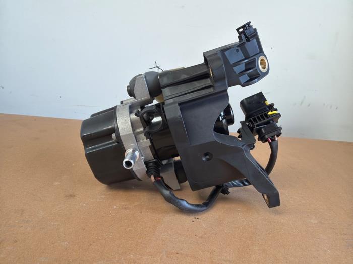 Varios Mercedes EQB