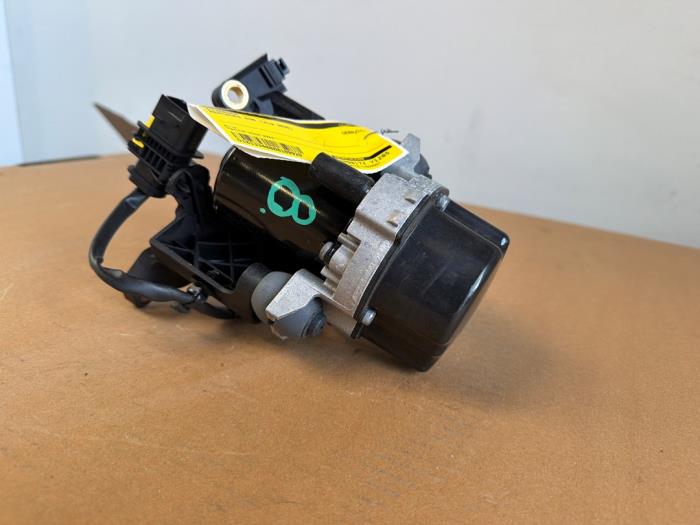 Varios Mercedes EQB