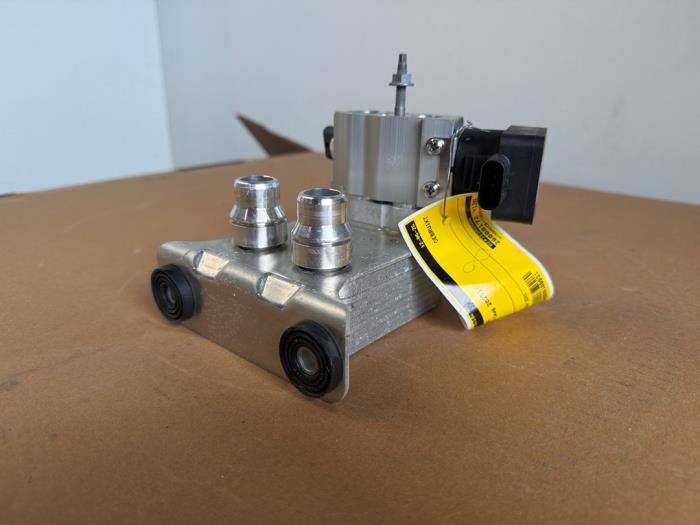 Aircoverdamper Mercedes EQB