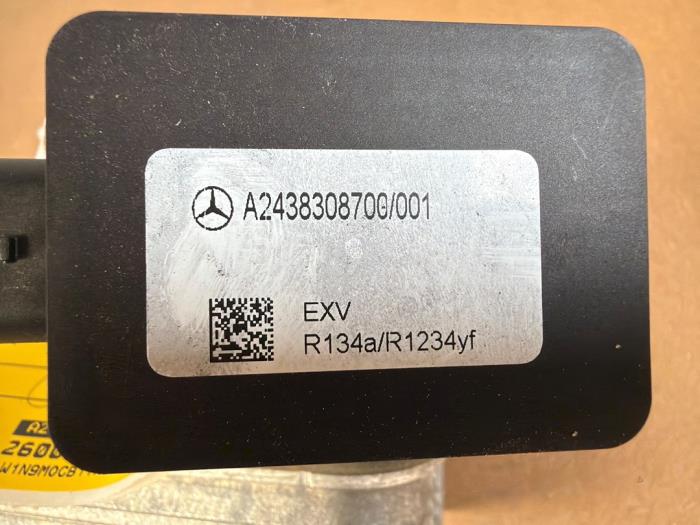 Aircoverdamper Mercedes EQB