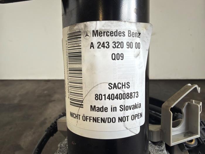 Mangueta de dirección derecha delante Mercedes EQA