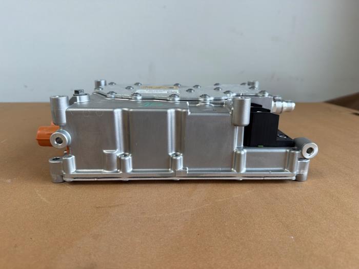 Convertisseur Mercedes EQA