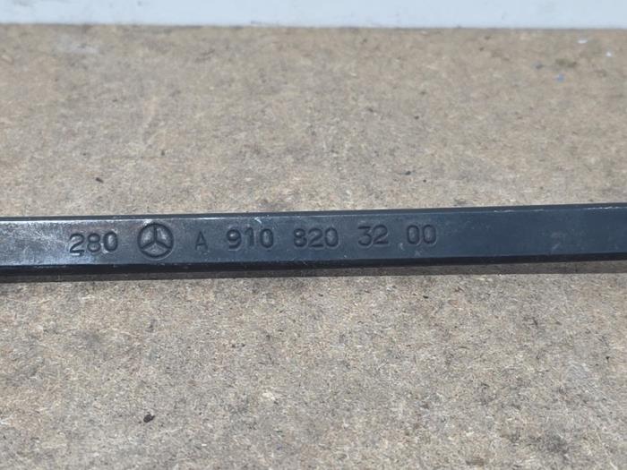 Brazo delantero de limpiaparabrisas Mercedes Sprinter