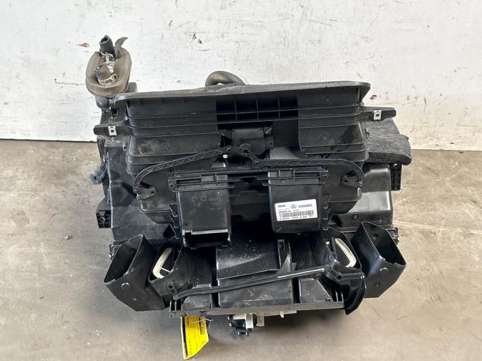 Cuerpo de calefactor Mercedes Vito