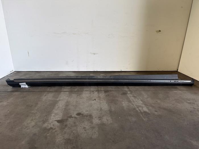 Sill, right Mercedes GL-KLASSE