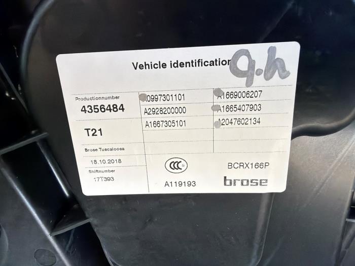 Drzwi lewe tylne wersja 4-drzwiowa Mercedes GL-KLASSE