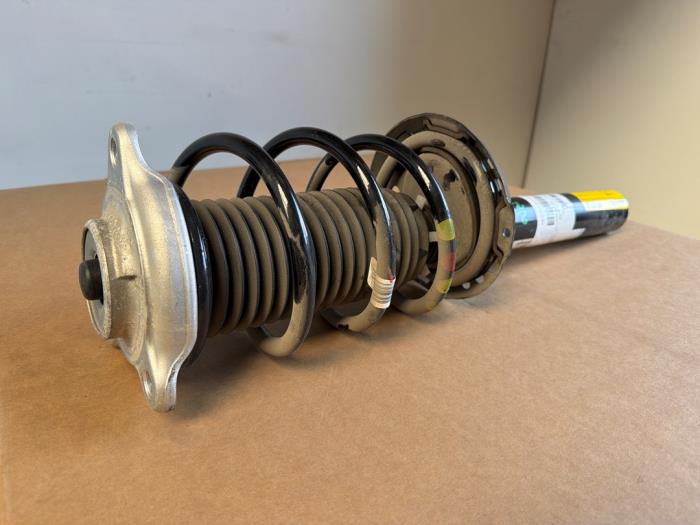 Fronts shock absorber, left Mercedes GLB-Klasse