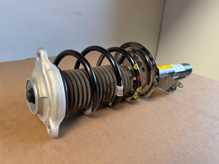 Fronts shock absorber, left Mercedes GLB-Klasse