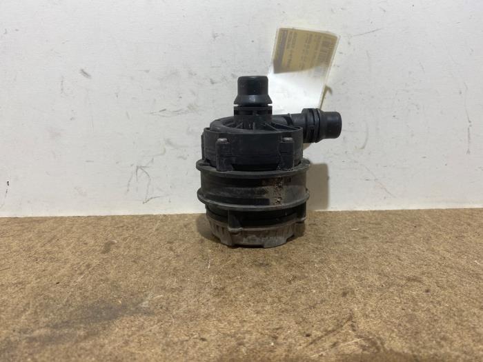 Pompe à eau Mercedes C-Klasse