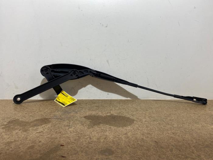 Brazo delantero de limpiaparabrisas Mercedes C-Klasse