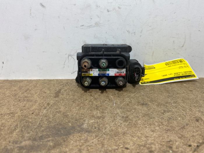 Module suspension à air Mercedes C-Klasse