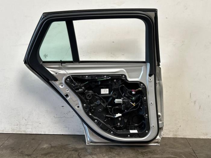 Puerta de 4 puertas izquierda detrás Mercedes C-Klasse