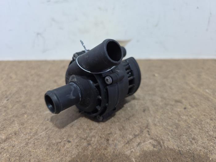 Pompe à eau Mercedes C-Klasse