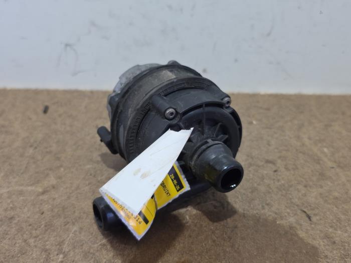 Bomba de agua adicional Mercedes C-Klasse