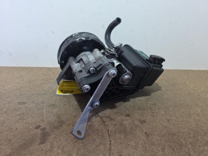 Power steering pump Mercedes Vito