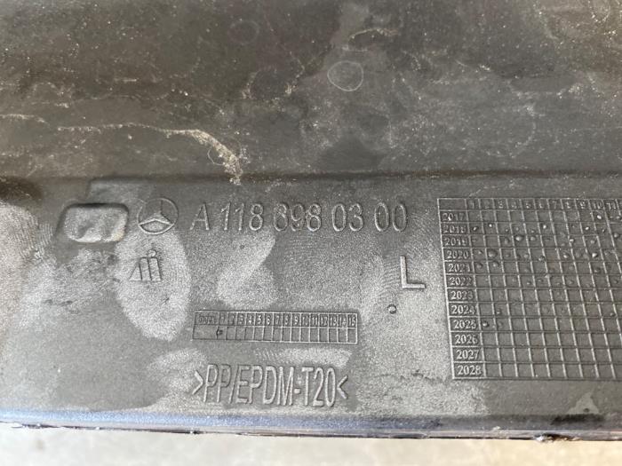 Dorpel links Mercedes CLA