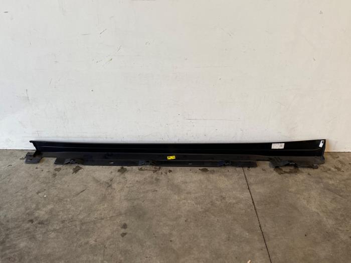 Sill, right Mercedes EQB