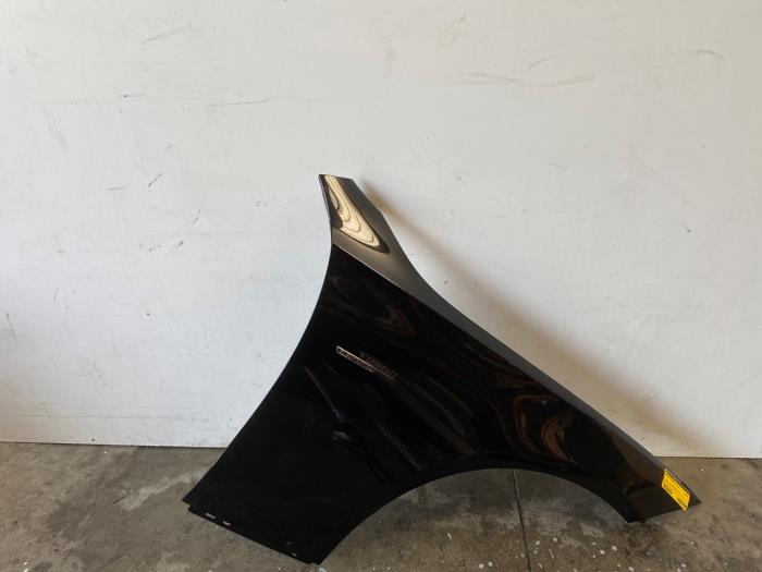 Front wing, right Mercedes C-Klasse