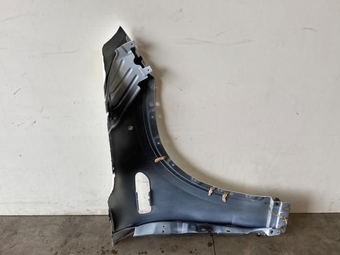 Front wing, left Mercedes EQE