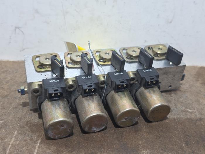Hydraulic valve unit Mercedes 280SL-500SLC