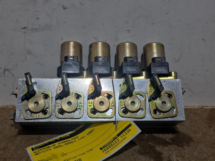 Hydraulic valve unit Mercedes 280SL-500SLC