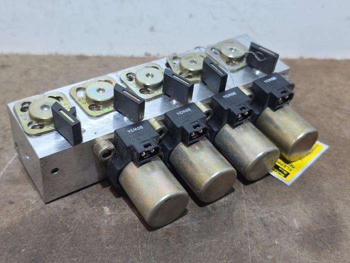 Ventilblock hydraulisch Mercedes 280SL-500SLC