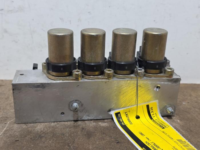 Hydraulic valve unit Mercedes 280SL-500SLC