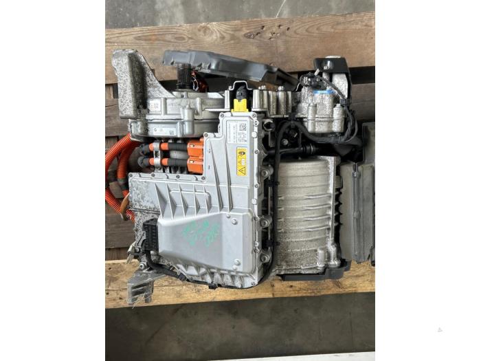 Elektromotor Elektro-Auto Mercedes EQC