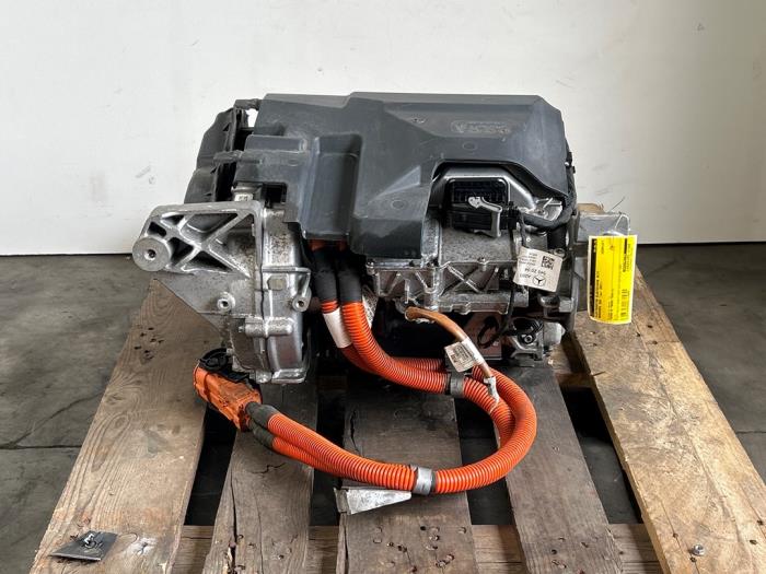 Elektromotor Elektro-Auto Mercedes EQC