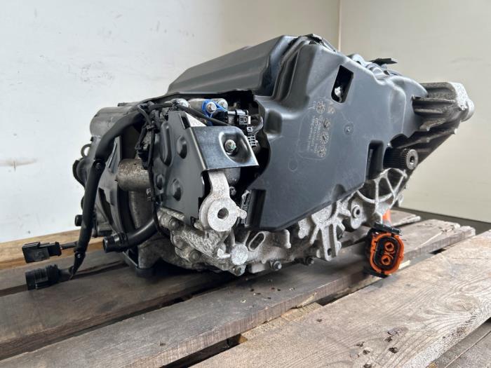 Elektromotor Elektro-Auto Mercedes EQC