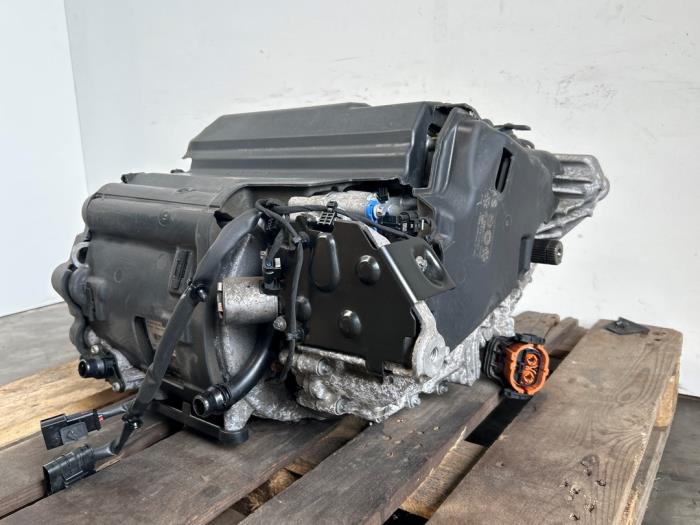 Elektromotor Elektro-Auto Mercedes EQC
