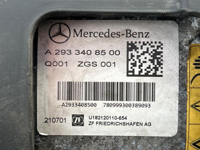 Elektromotor Elektro-Auto Mercedes EQC