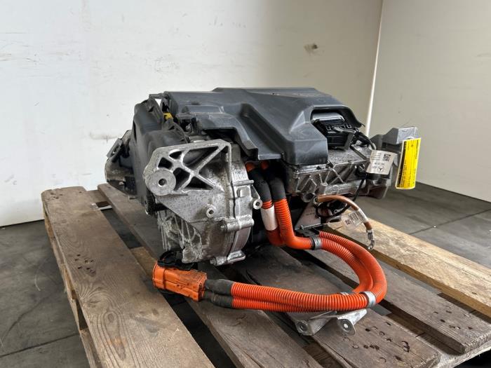Elektromotor Elektro-Auto Mercedes EQC