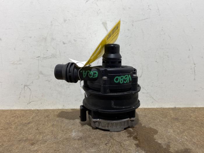 Pompa wodna Mercedes EQA
