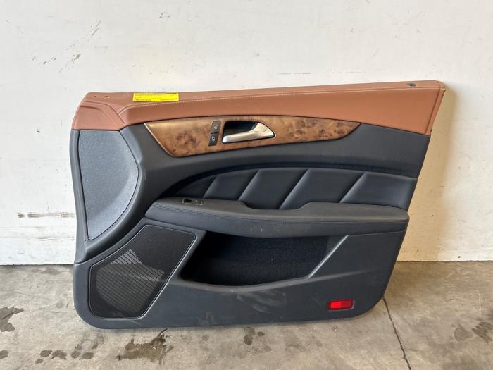 Tapizado de puerta de 4 puertas derecha delante Mercedes CLS-Klasse