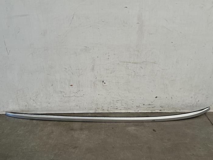 Dakrail links Mercedes GLA