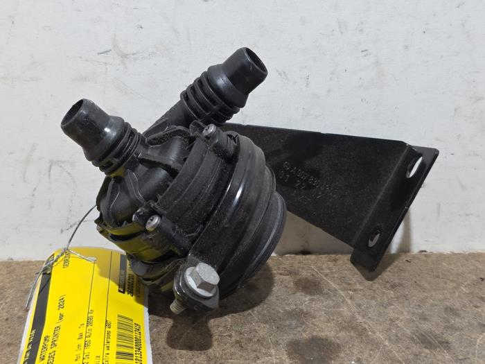 Zusätzliche Wasserpumpe Mercedes Sprinter